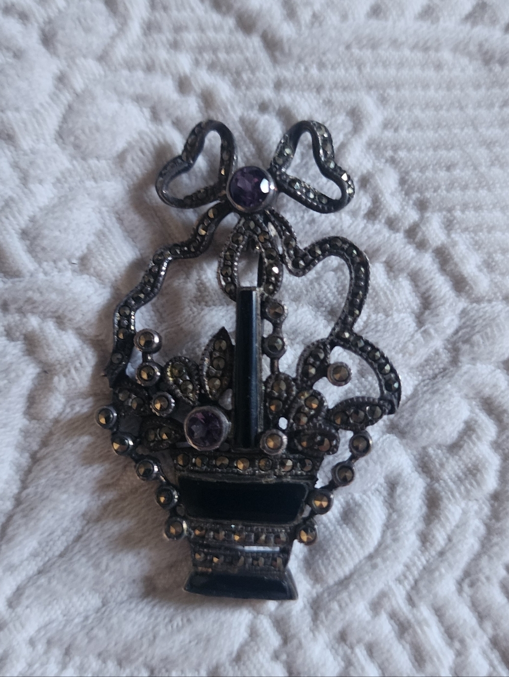 Vintage-Inspired Black and Purple Flower Basket Brooch